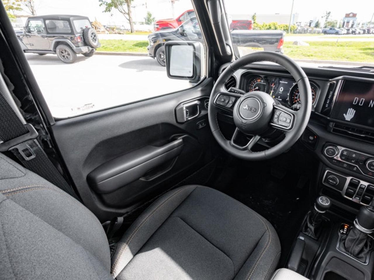 2025 Jeep Wrangler Sport S Photo