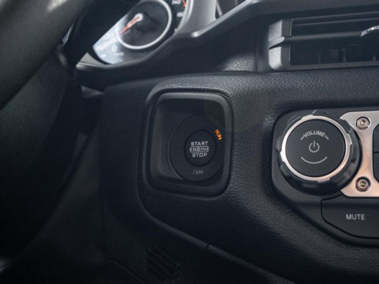 2025 Jeep Wrangler Sport S Photo