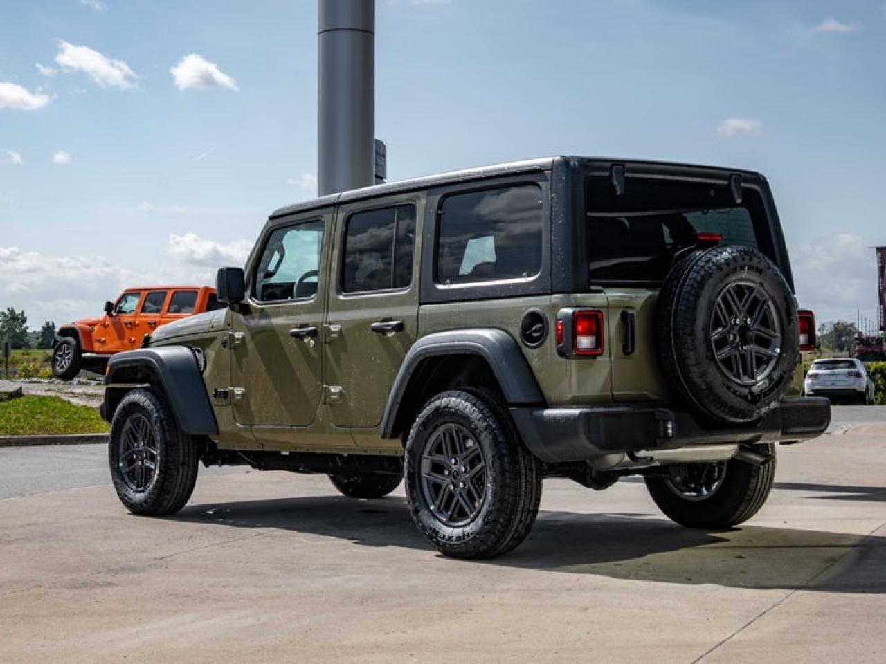 2025 Jeep Wrangler Sport S Photo