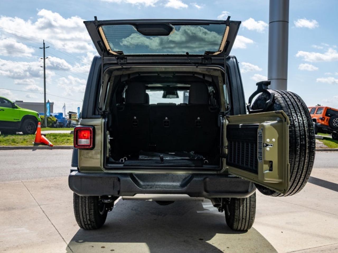 2025 Jeep Wrangler Sport S Photo