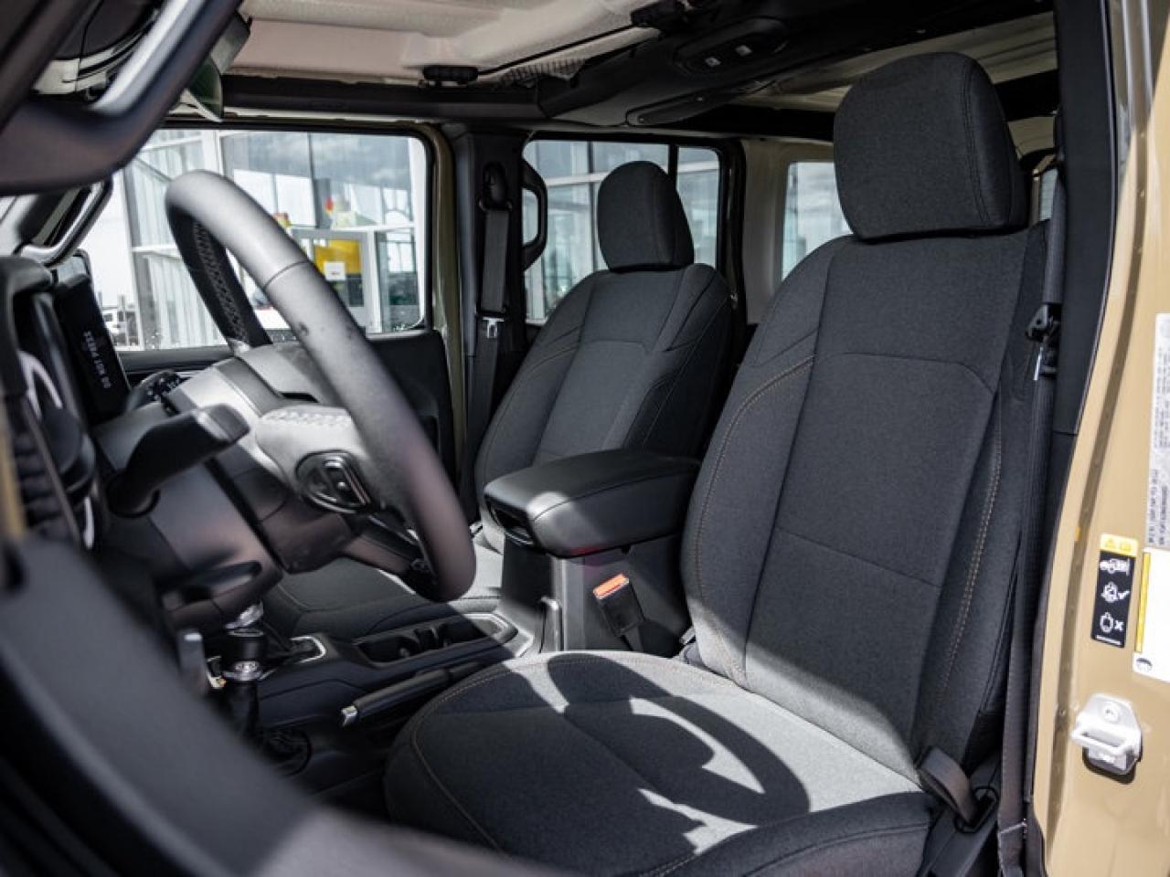 2025 Jeep Wrangler Sport S Photo