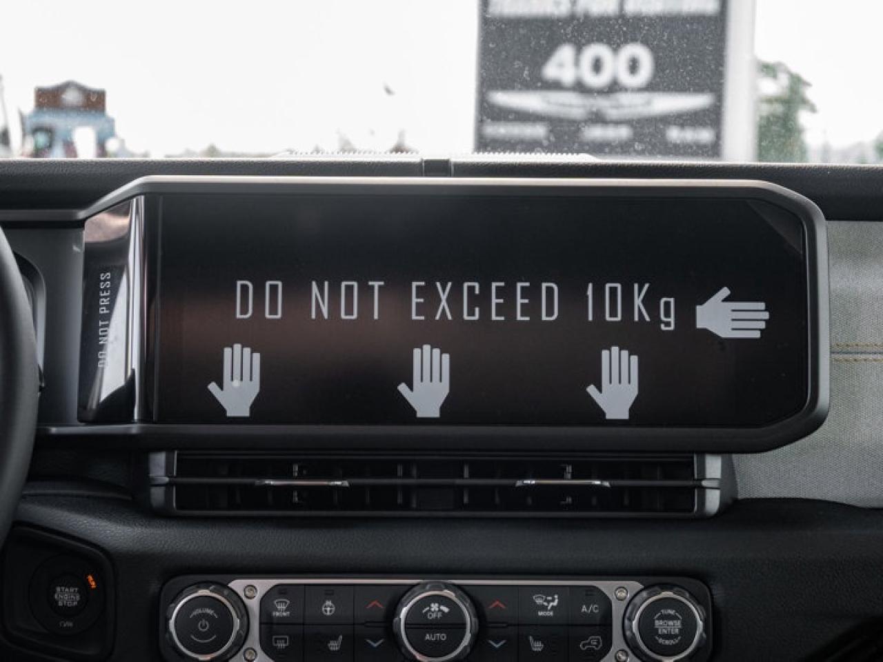 2025 Jeep Wrangler Sport S Photo