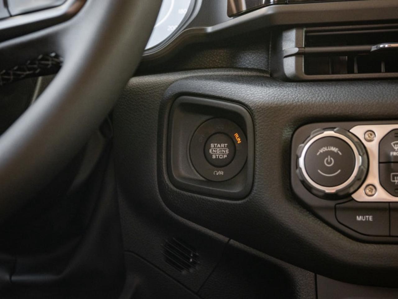 2025 Jeep Wrangler Sport S Photo