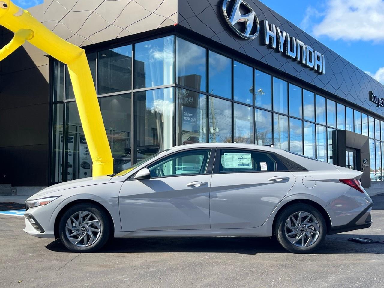 2025 Hyundai Elantra Preferred IVT Photo