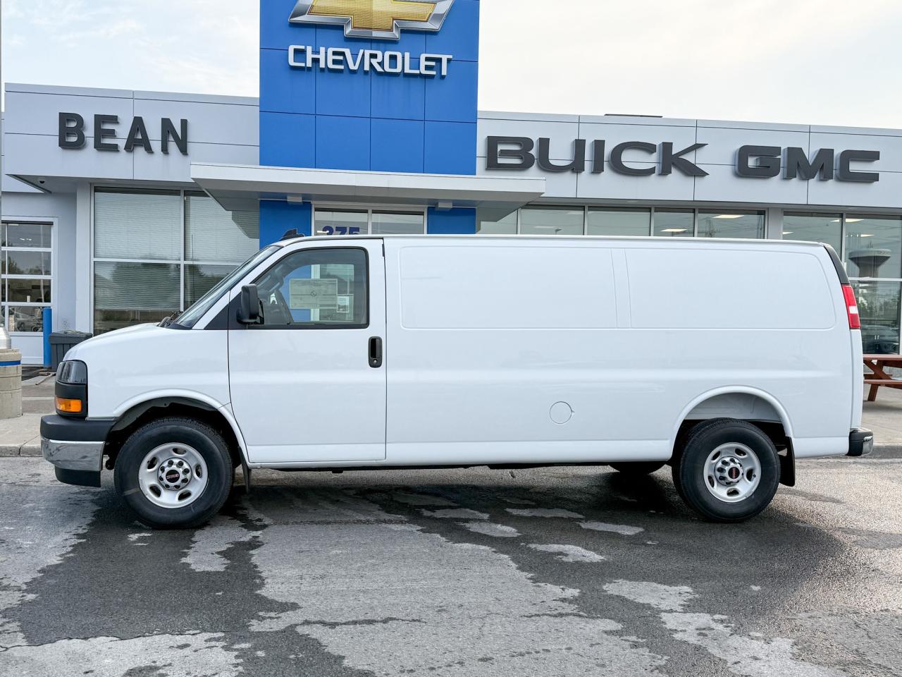 2025 GMC Savana 2500 Work Van 4.3L V6, REMOTE START/ENTRY, POWER DRIVER SEAT, AIR CONDITIONING, CRUISE CONTROL, MP3 PLAYER, BLUETOOTH, REAR VISION CAMERA Photo