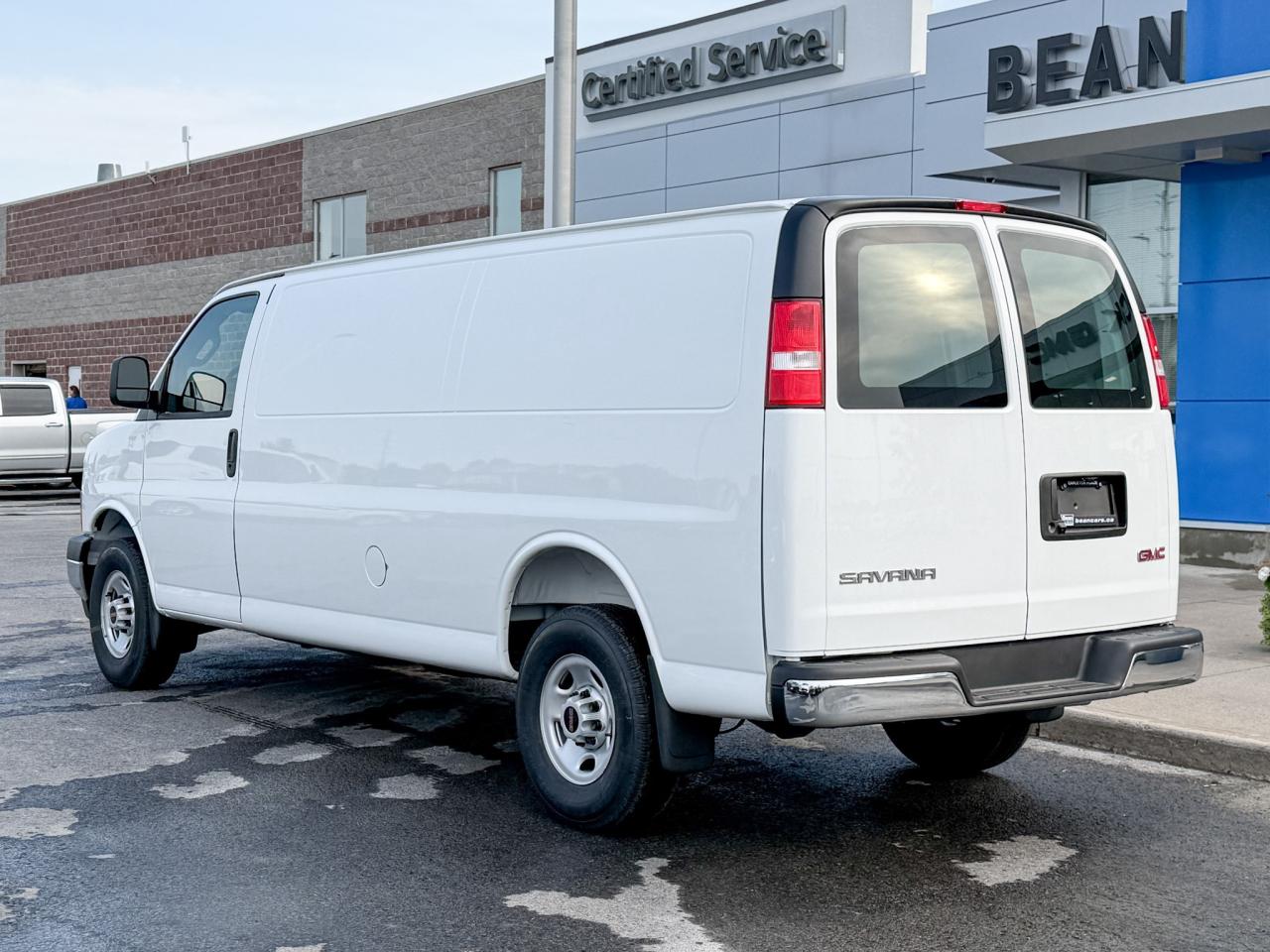 2025 GMC Savana 2500 Work Van 4.3L V6, REMOTE START/ENTRY, POWER DRIVER SEAT, AIR CONDITIONING, CRUISE CONTROL, MP3 PLAYER, BLUETOOTH, REAR VISION CAMERA Photo2