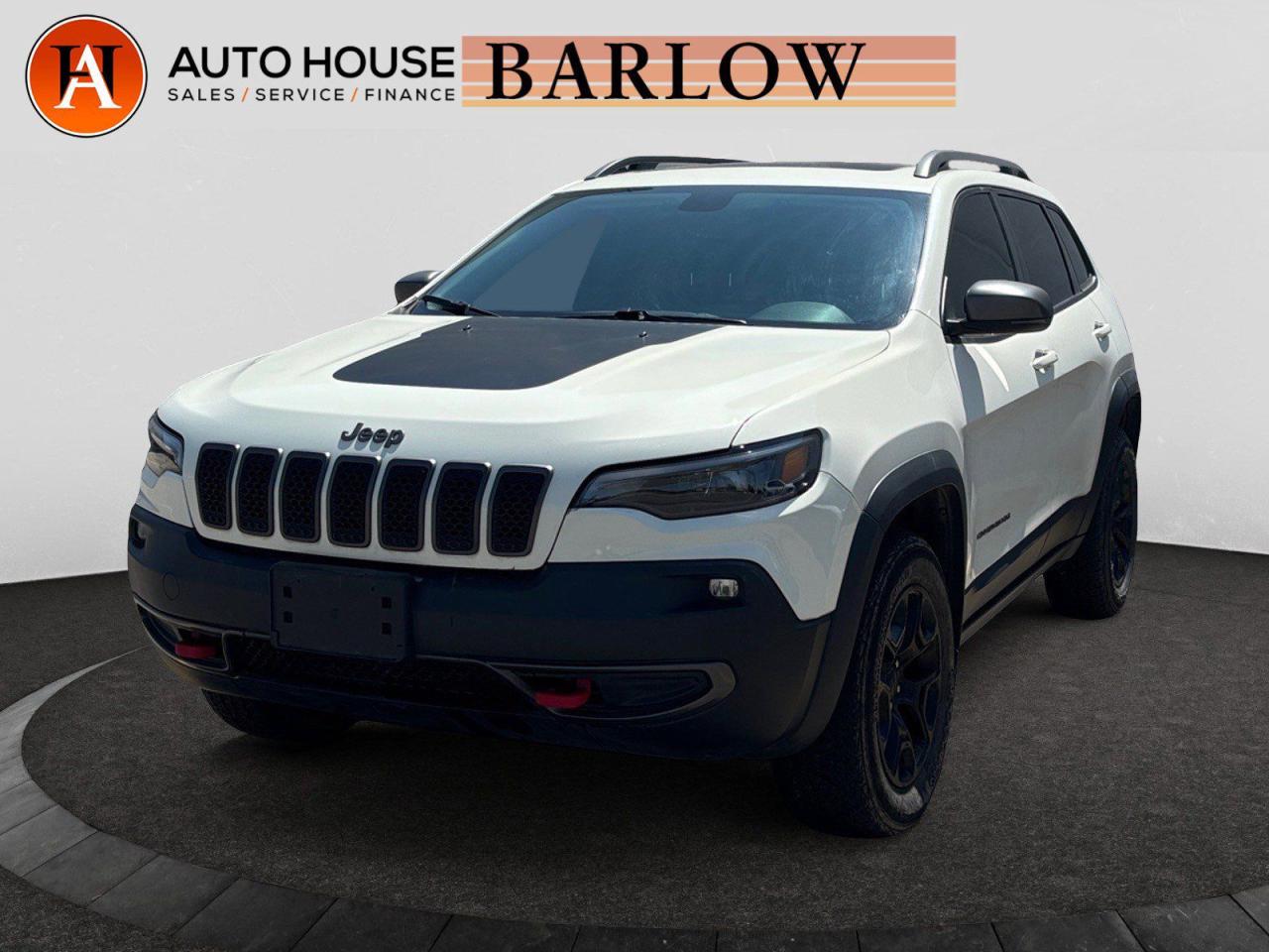 Used 2019 Jeep Cherokee Trailhawk Elite BACKUP CAMERA PANORAMIC ROOF HEATED AND COOLED LEATHER SEATS VENTILATED SEATS for sale in Calgary, AB