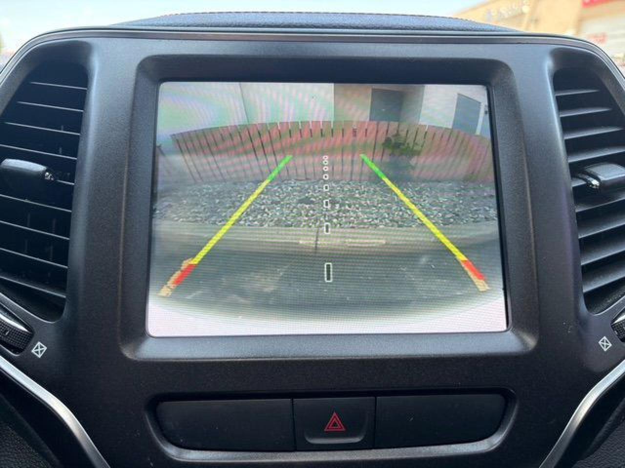 Used 2019 Jeep Cherokee Trailhawk Elite BACKUP CAMERA PANORAMIC ROOF HEATED AND COOLED LEATHER SEATS VENTILATED SEATS for sale in Calgary, AB