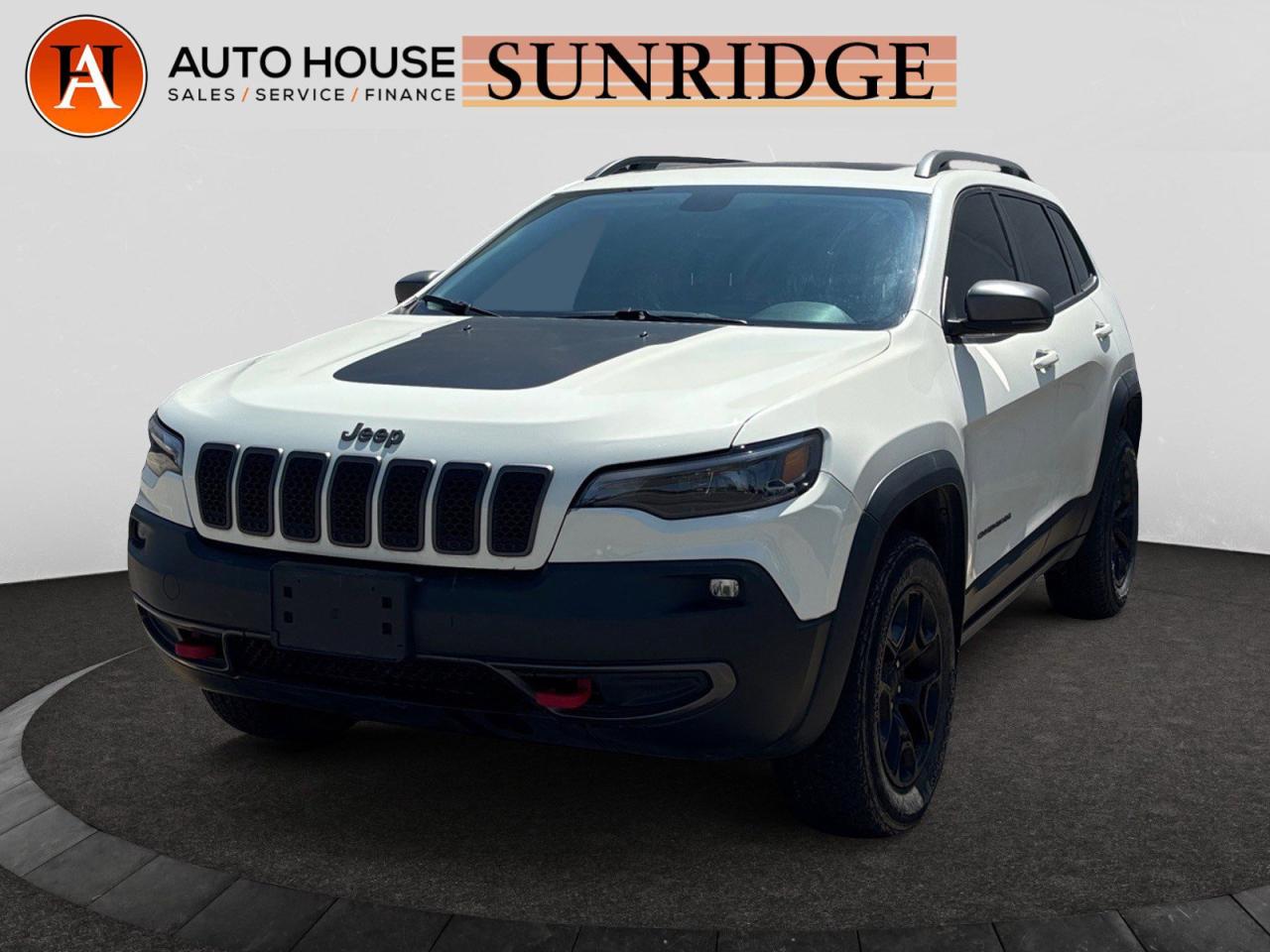 Used 2019 Jeep Cherokee Trailhawk Elite BACKUP CAMERA PANORAMIC ROOF HEATED AND COOLED LEATHER SEATS VENTILATED SEATS for sale in Calgary, AB