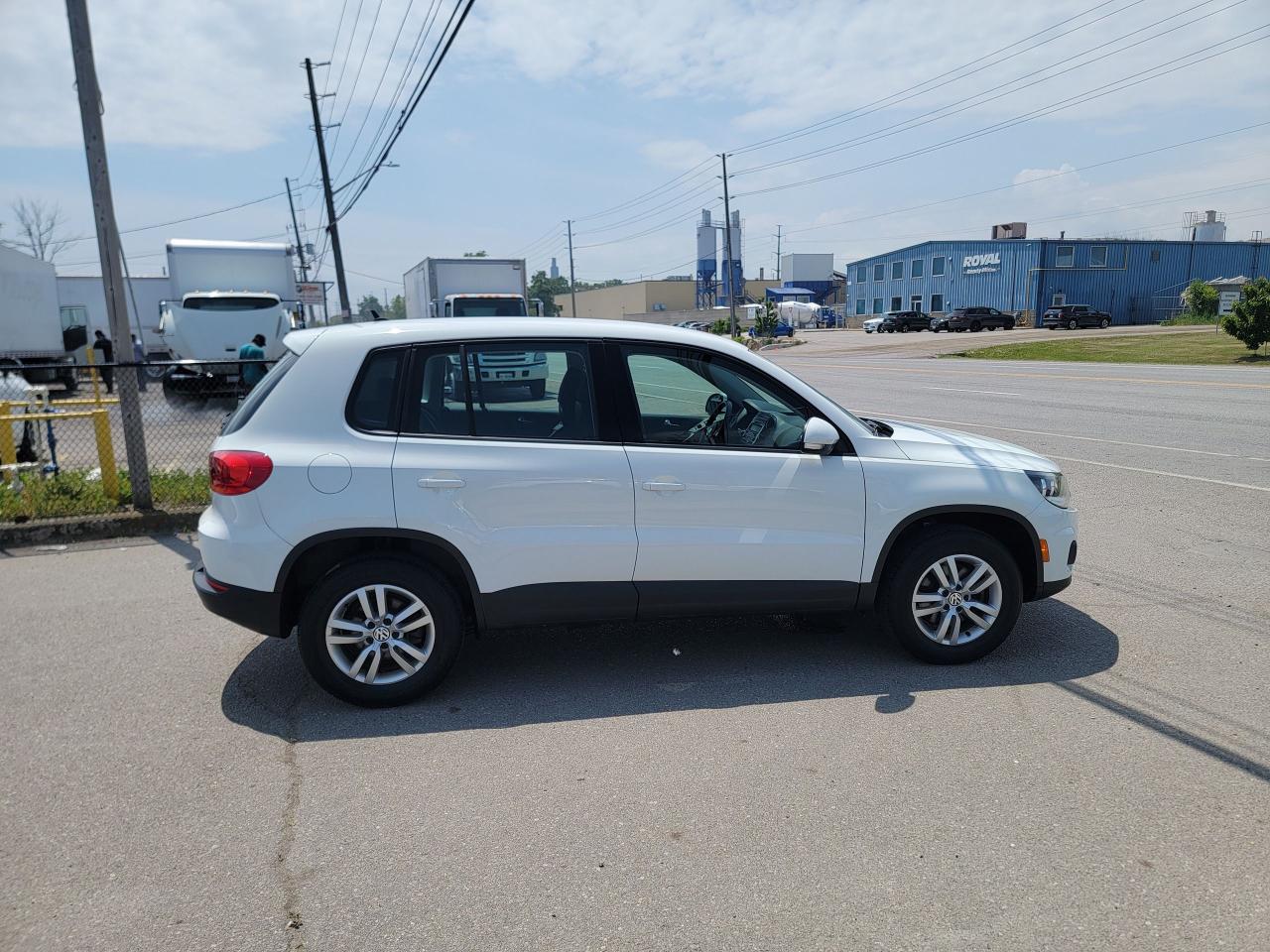 2015 Volkswagen Tiguan Trendline Photo3