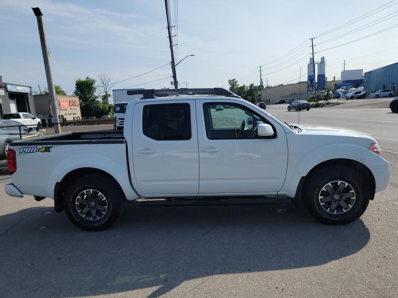 2015 Nissan Frontier Pro-4X Photo3