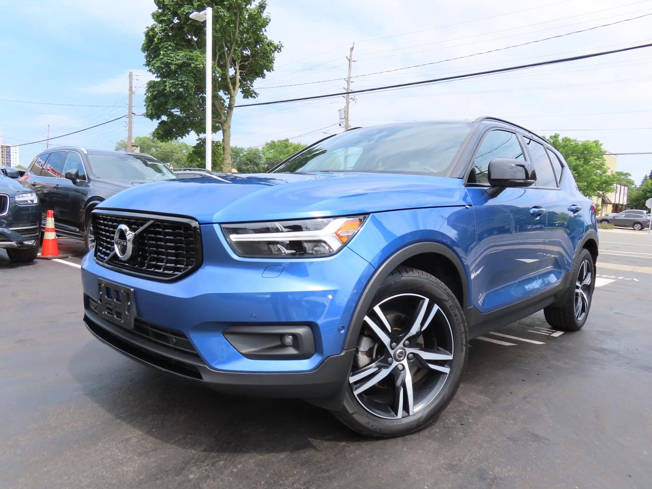 2019 Volvo XC40 T5 AWD R-Design Pkg - Moonroof - Leather !! Photo3