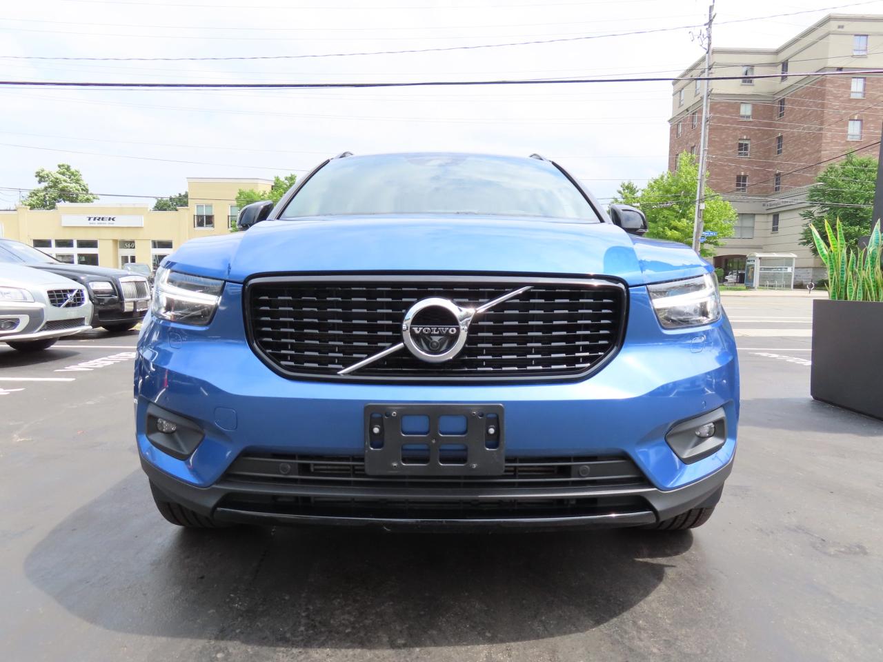 2019 Volvo XC40 T5 AWD R-Design Pkg - Moonroof - Leather !! Photo2