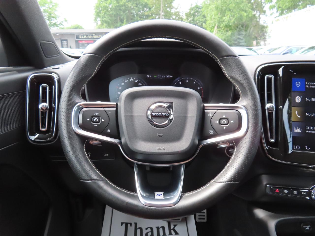 2019 Volvo XC40 T5 AWD R-Design Pkg - Moonroof - Leather !! Photo