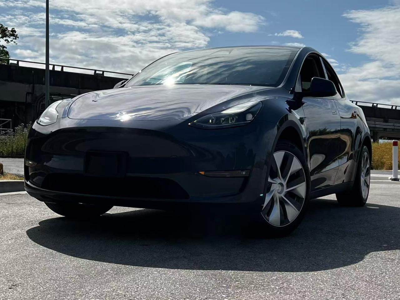 Used 2023 Tesla Model Y Long Range AWD/ NO ACCIDENT/ BC LOCAL/ ONE OWNER for sale in Richmond, BC