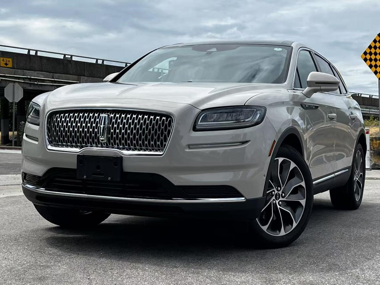 Used 2022 Lincoln Nautilus Reserve AWD/ CLEAN TITLE/ BC LOCAL for sale in Richmond, BC