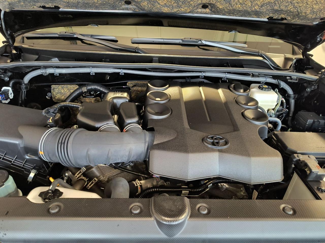 2024 Toyota 4Runner Limited Photo3