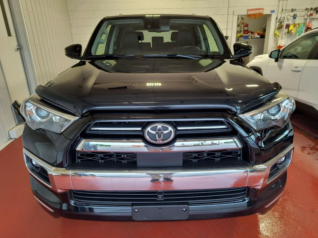 2024 Toyota 4Runner Limited Photo2