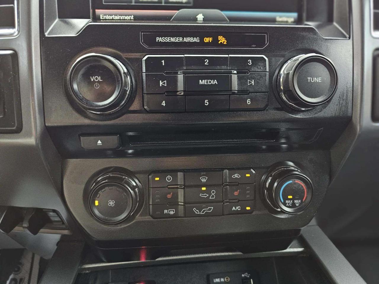 2015 Ford F-150 4WD SUPERCREW 157" XLT - Photo #14