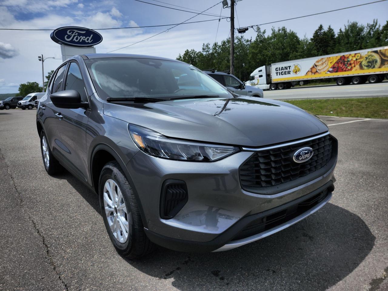 2025 Ford Escape Active AWD Photo2