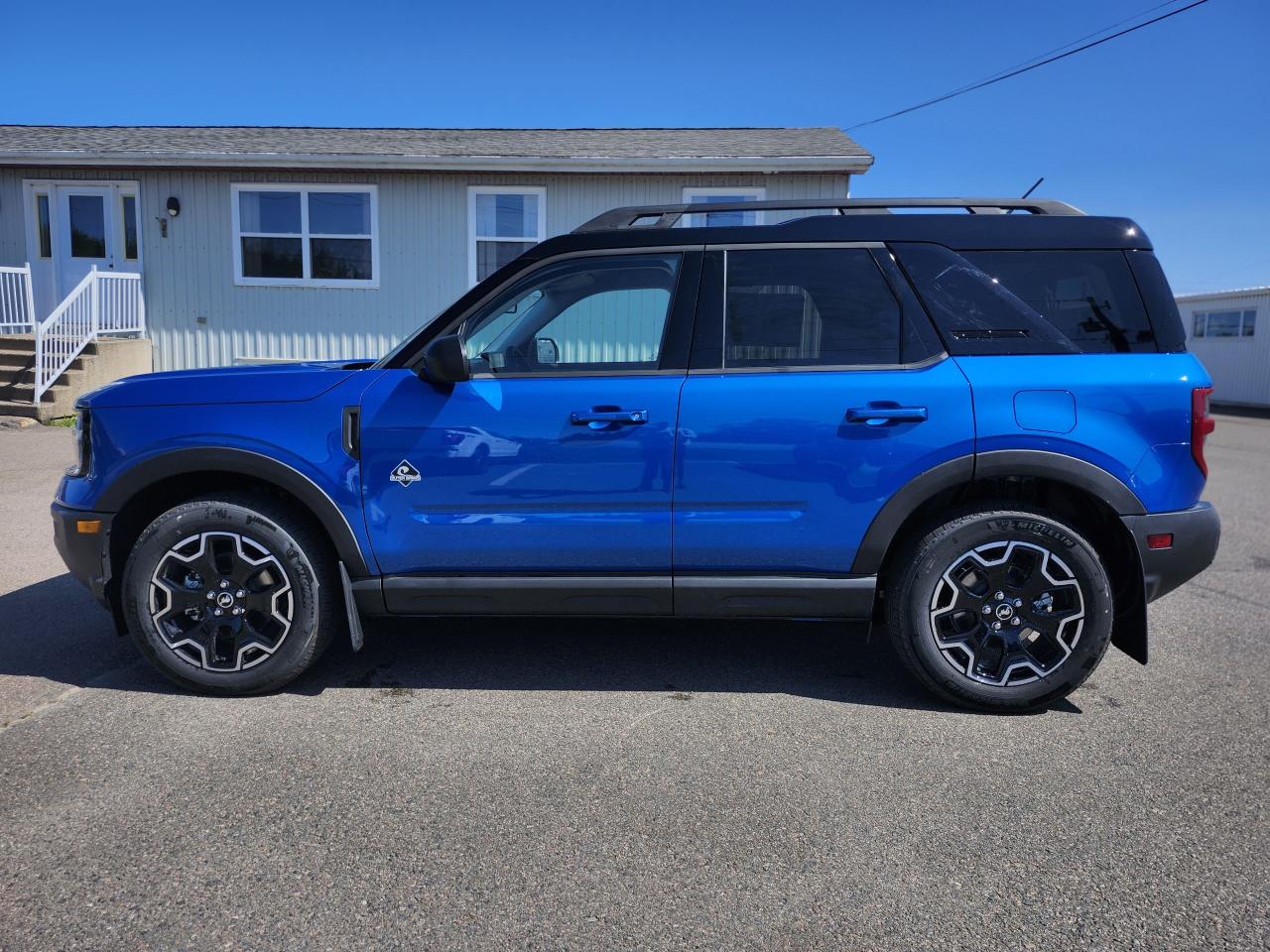 2025 Ford Bronco Sport Outer Banks 4X4 Photo5