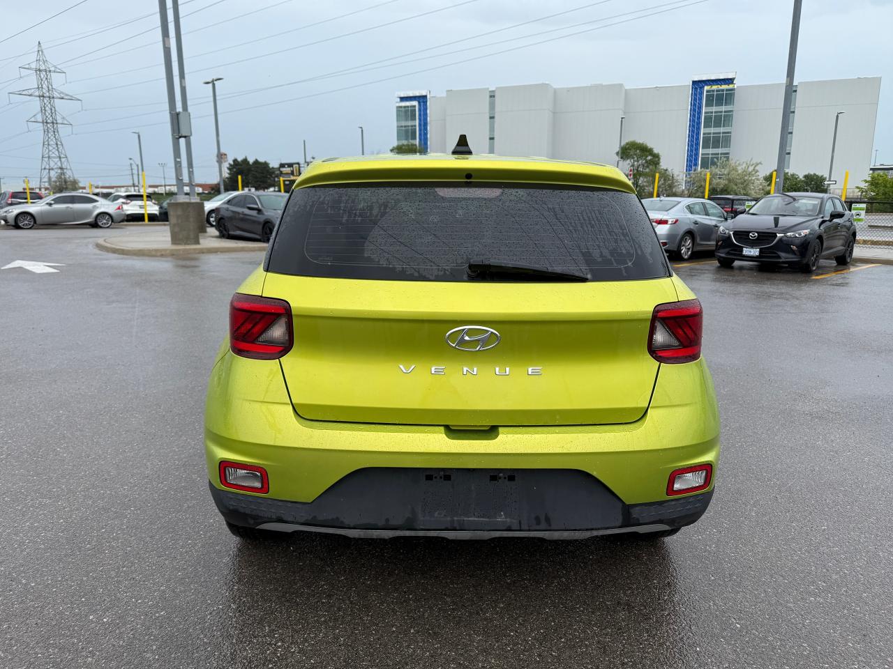 2020 Hyundai Venue Essential Photo4