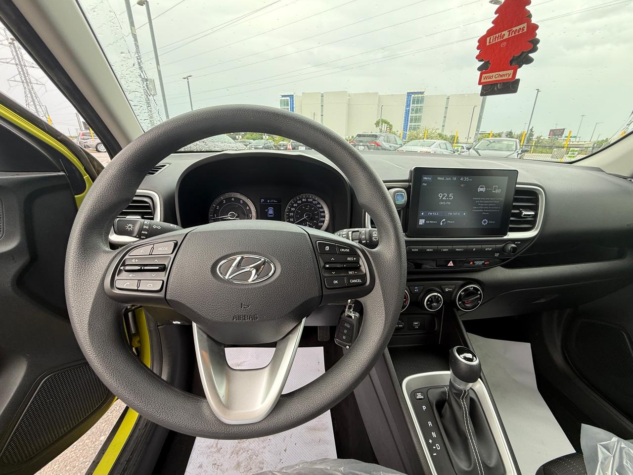 2020 Hyundai Venue Essential - Photo #10