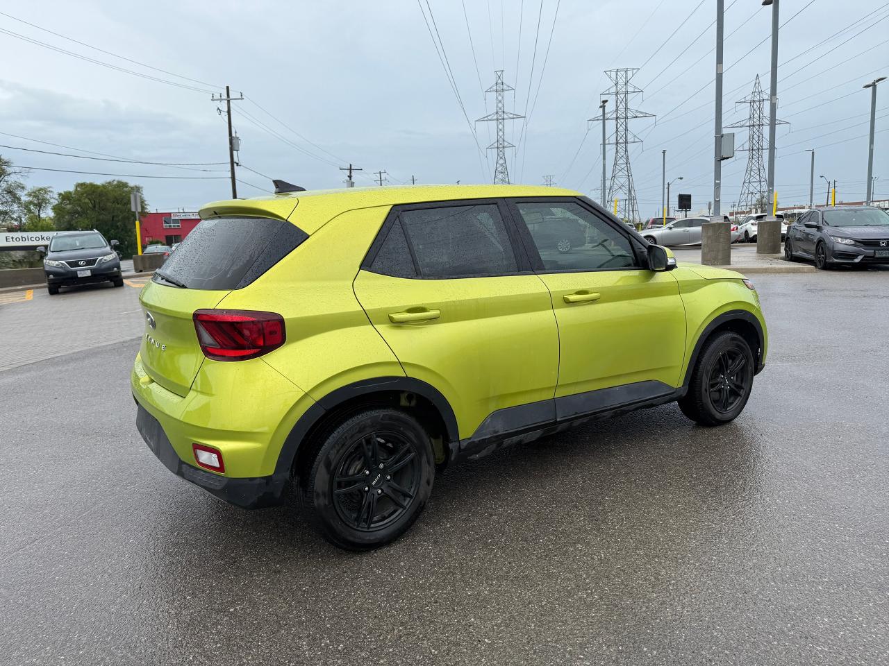 2020 Hyundai Venue Essential - Photo #4