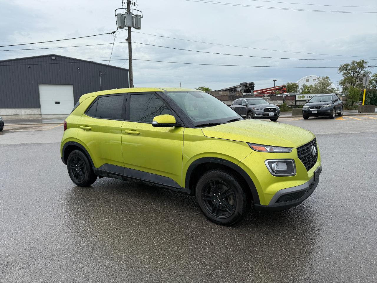 2020 Hyundai Venue Essential - Photo #3