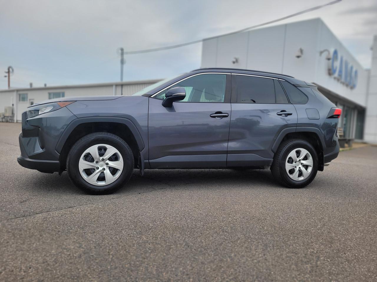2020 Toyota RAV4 LE W/NEW BRAKE PADS/ROTORS Photo