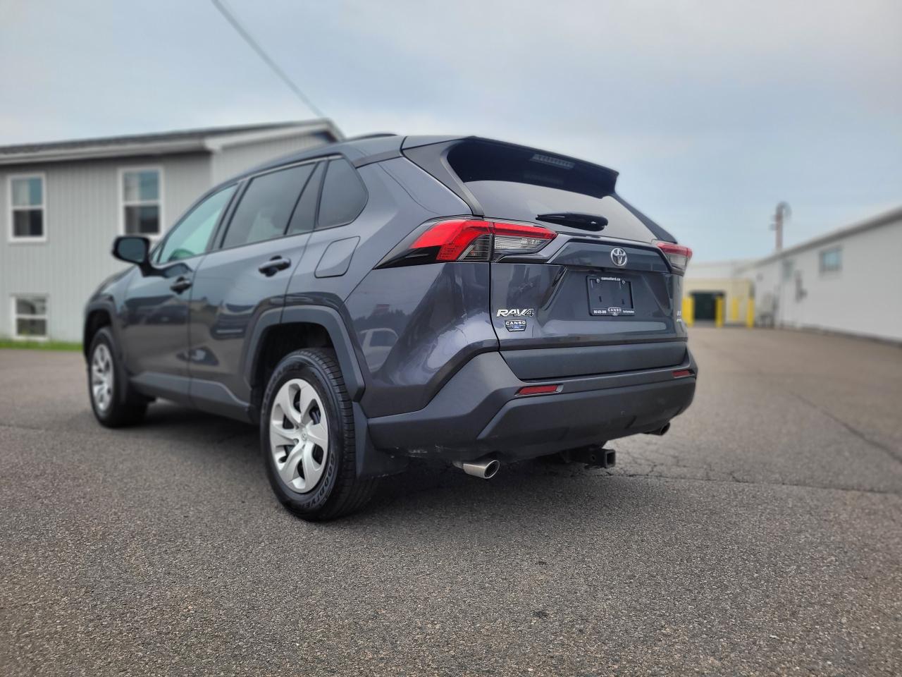 2020 Toyota RAV4 LE W/NEW BRAKE PADS/ROTORS Photo