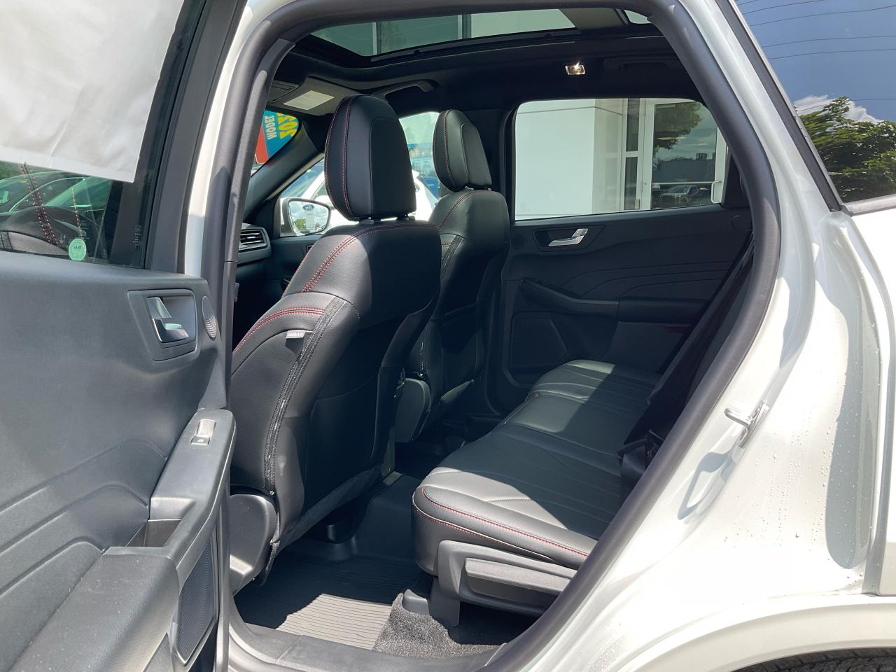 2025 Ford Escape ST-Line Elite Photo5