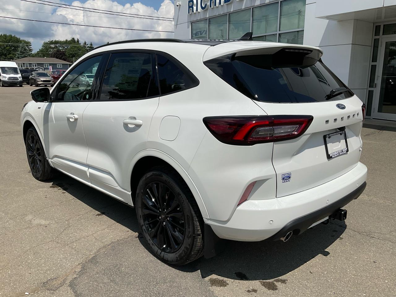 2025 Ford Escape ST-Line Elite Photo4