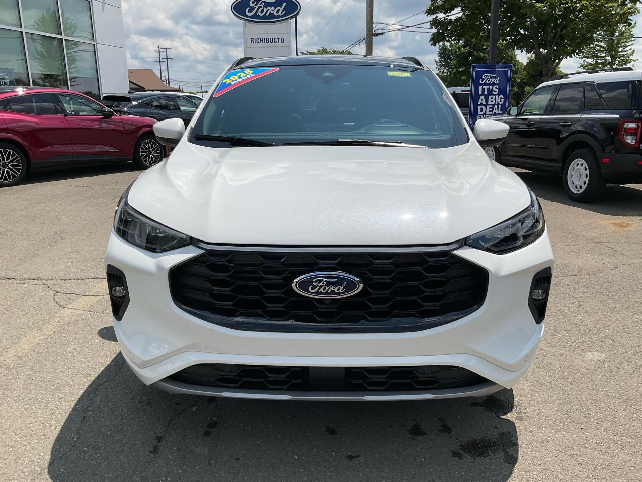 2025 Ford Escape ST-Line Elite Photo1