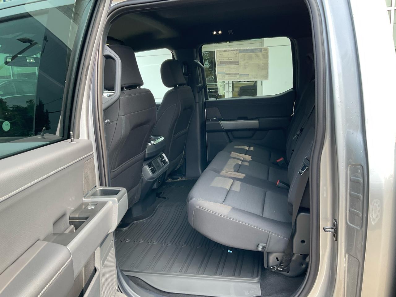 2025 Ford F-150 XLT Photo5