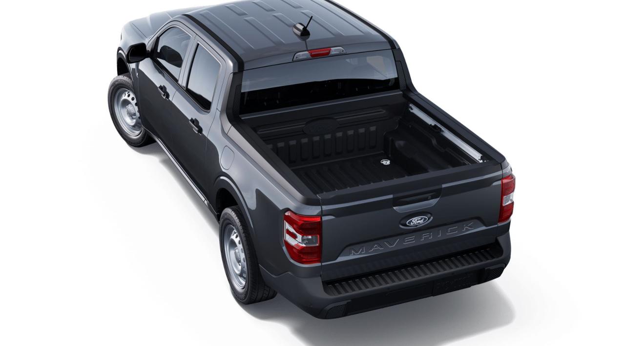 2025 Ford Maverick XL AWD SuperCrew Photo