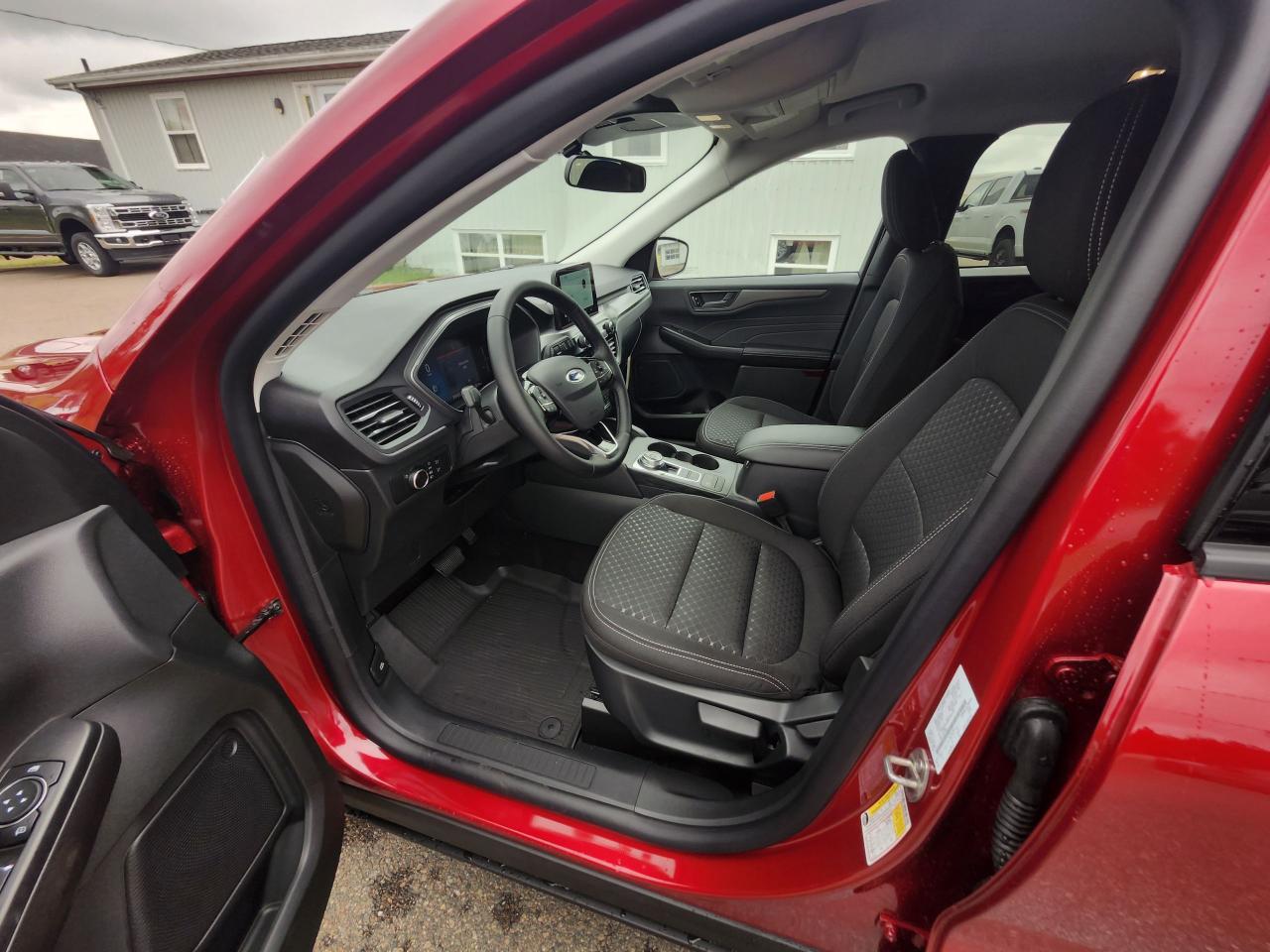 2025 Ford Escape Active AWD Photo5
