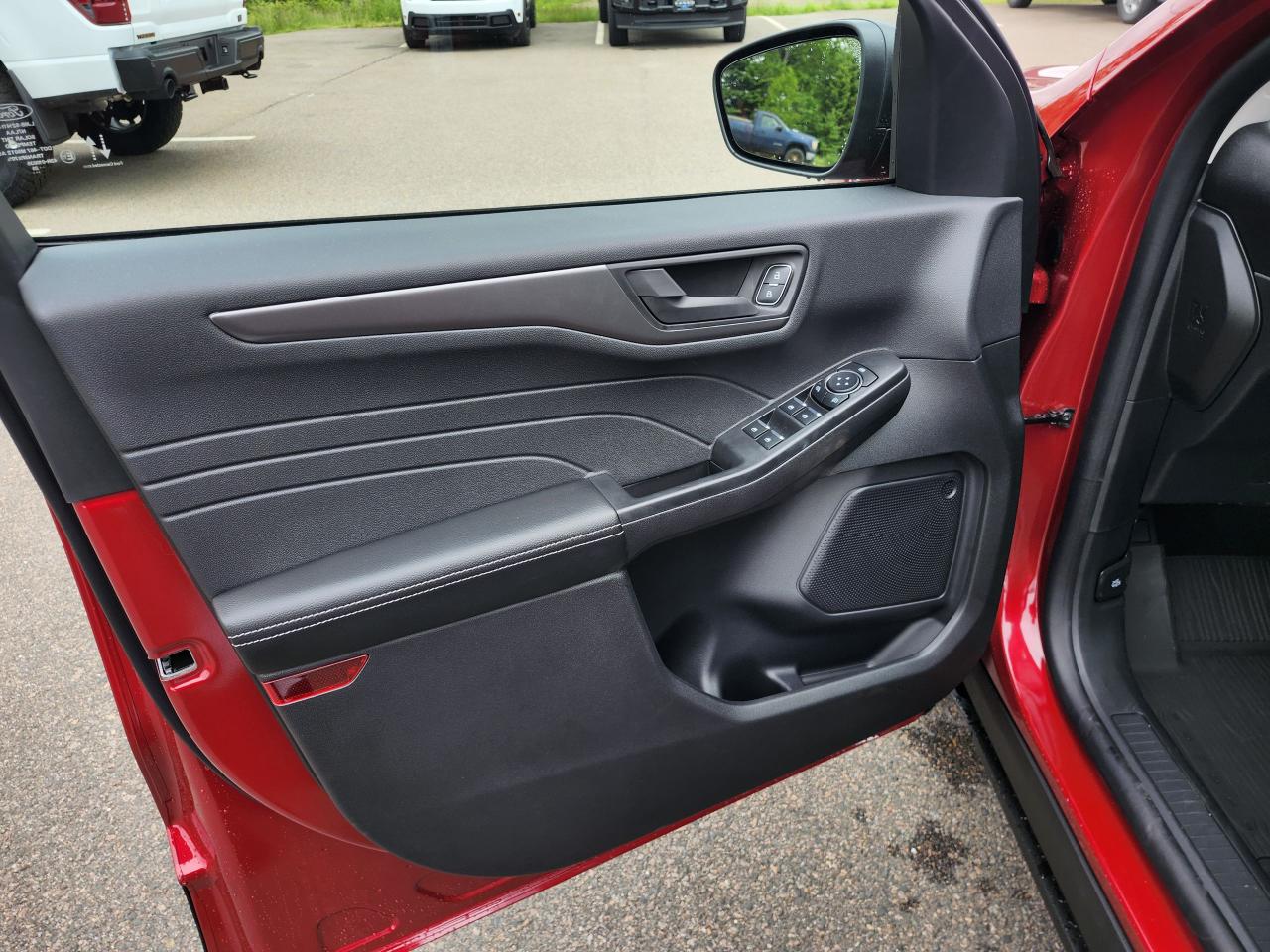 2025 Ford Escape Active AWD Photo5