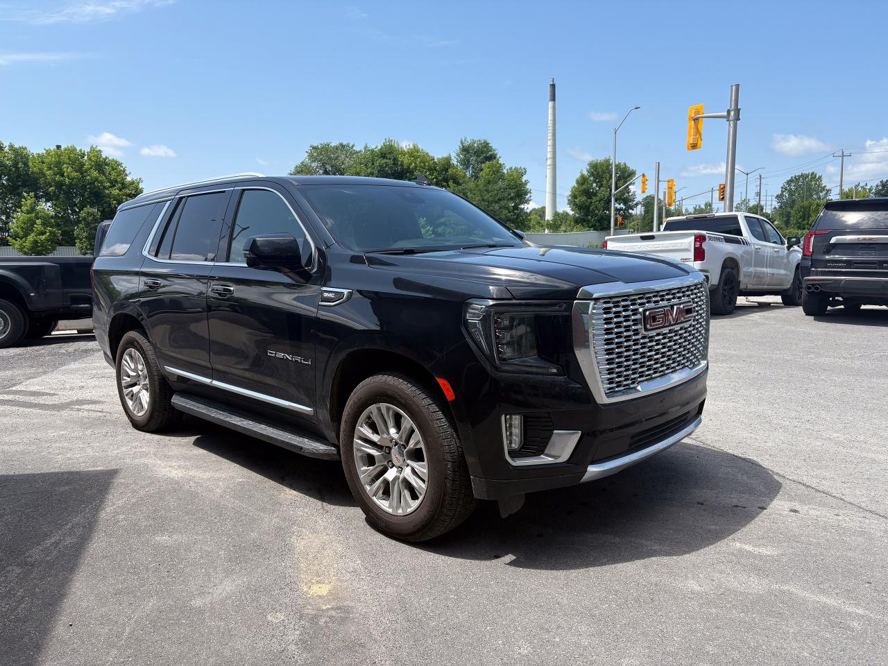 2024 GMC Yukon Denali - Photo #4