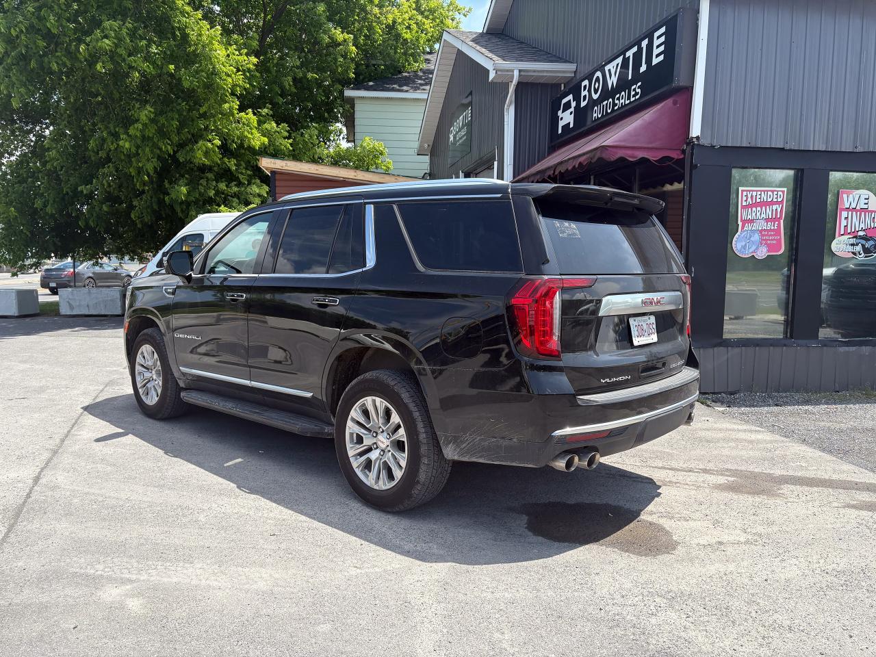 2024 GMC Yukon Denali - Photo #2