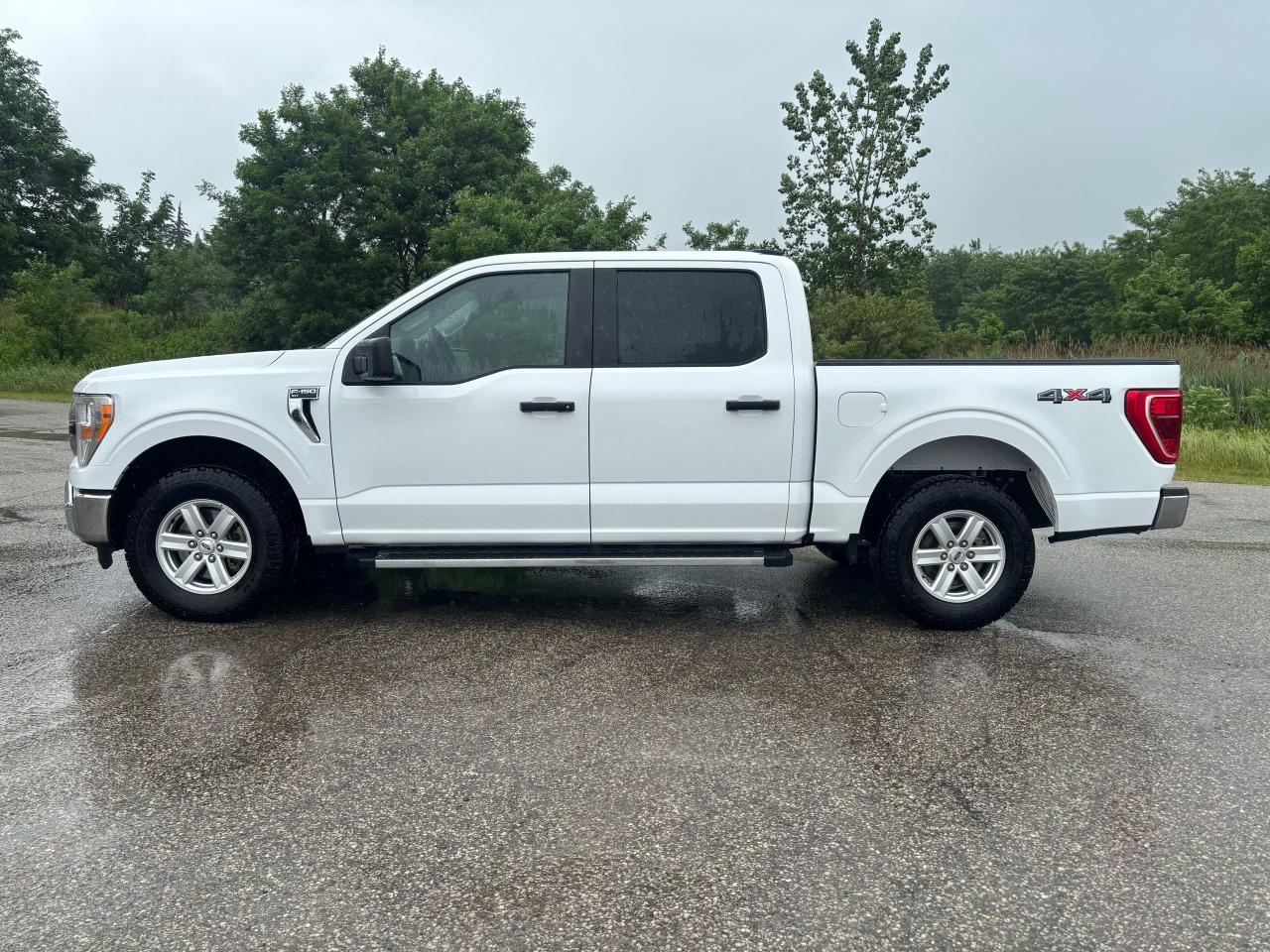 2022 Ford F-150 XLT - Photo #2