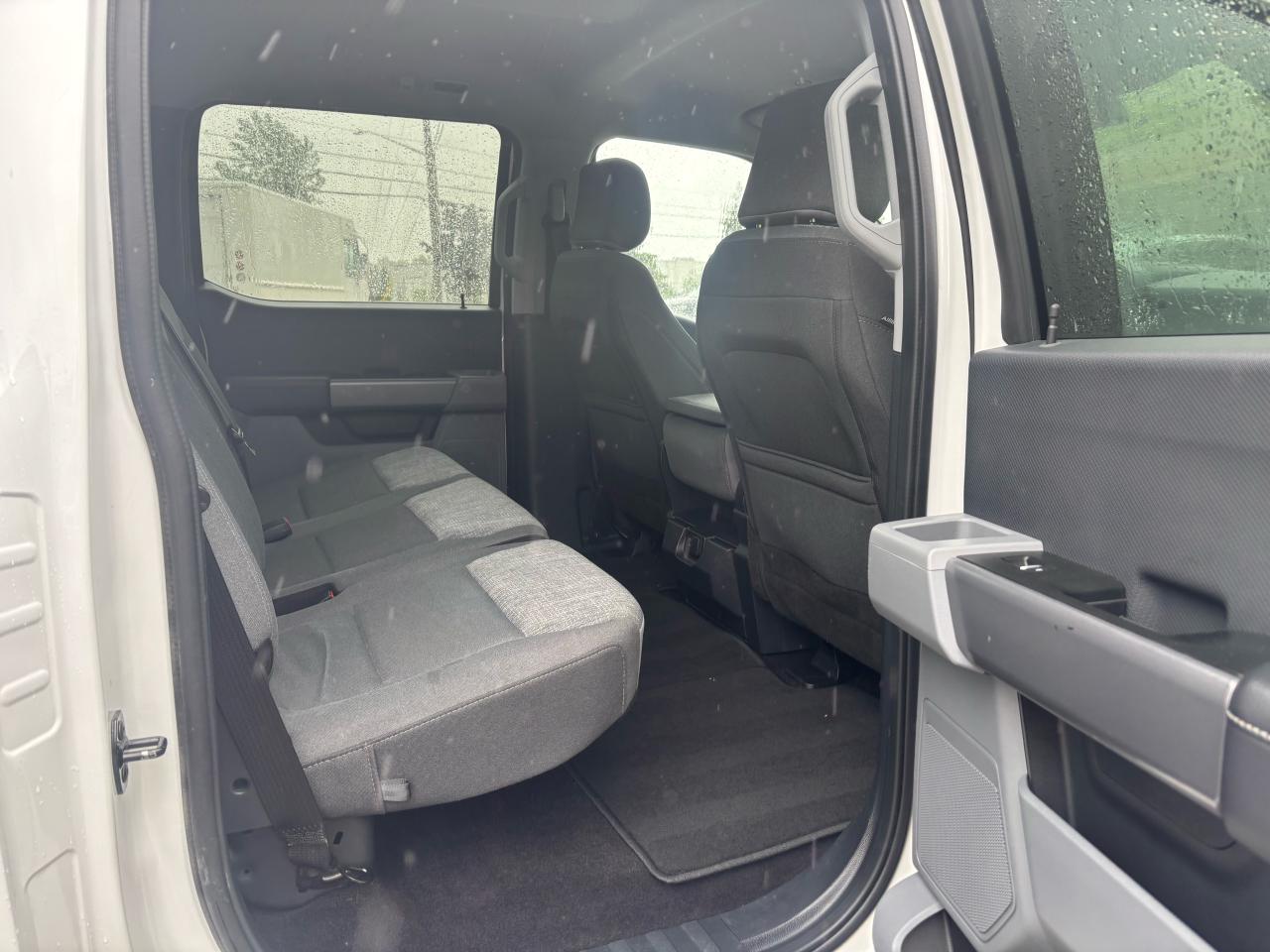 2022 Ford F-150 XLT - Photo #9