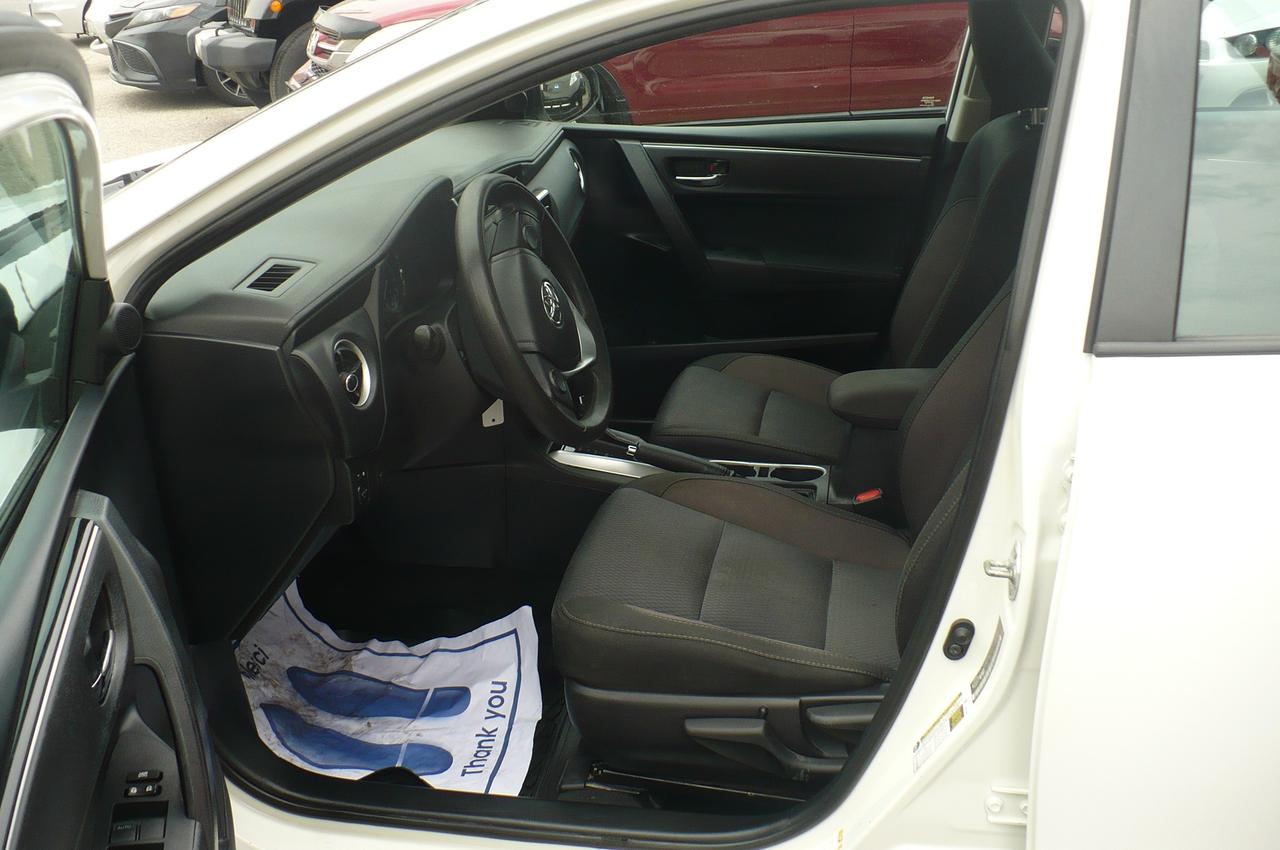 2018 Toyota Corolla LE Photo