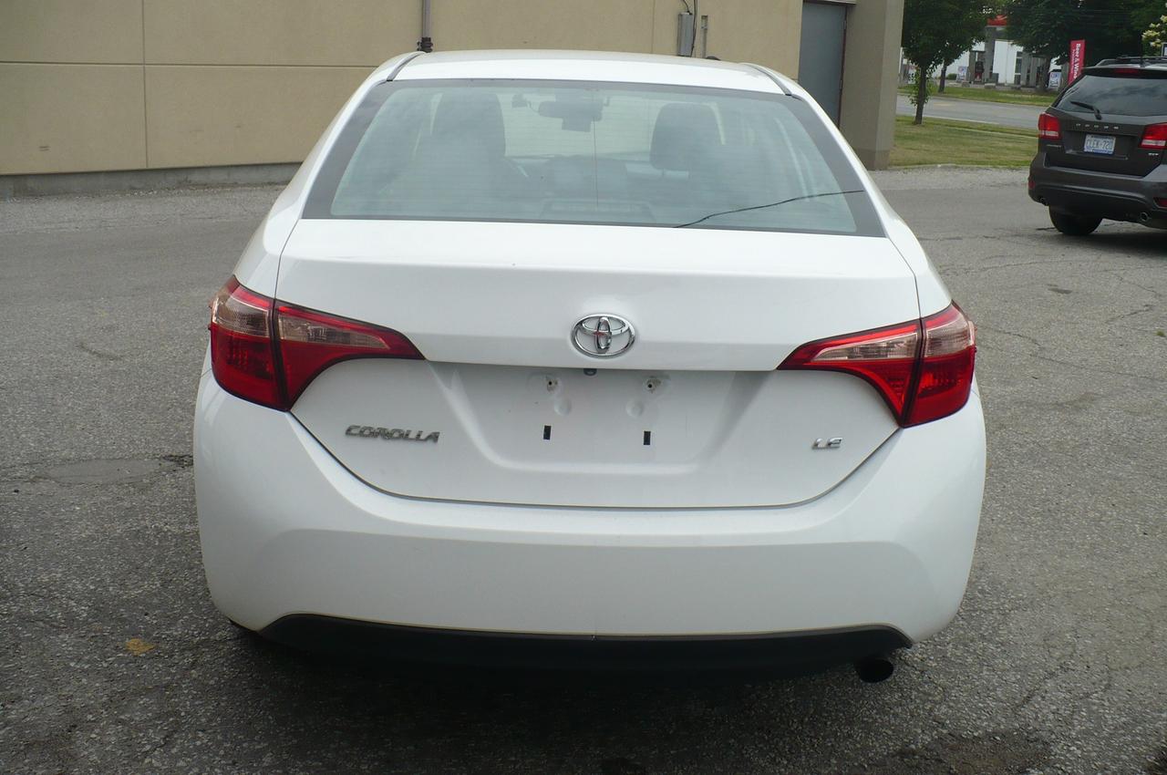 2018 Toyota Corolla LE Photo