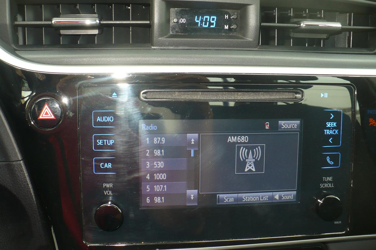 2018 Toyota Corolla LE Photo