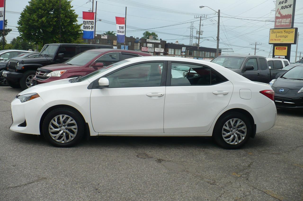 2018 Toyota Corolla LE Photo