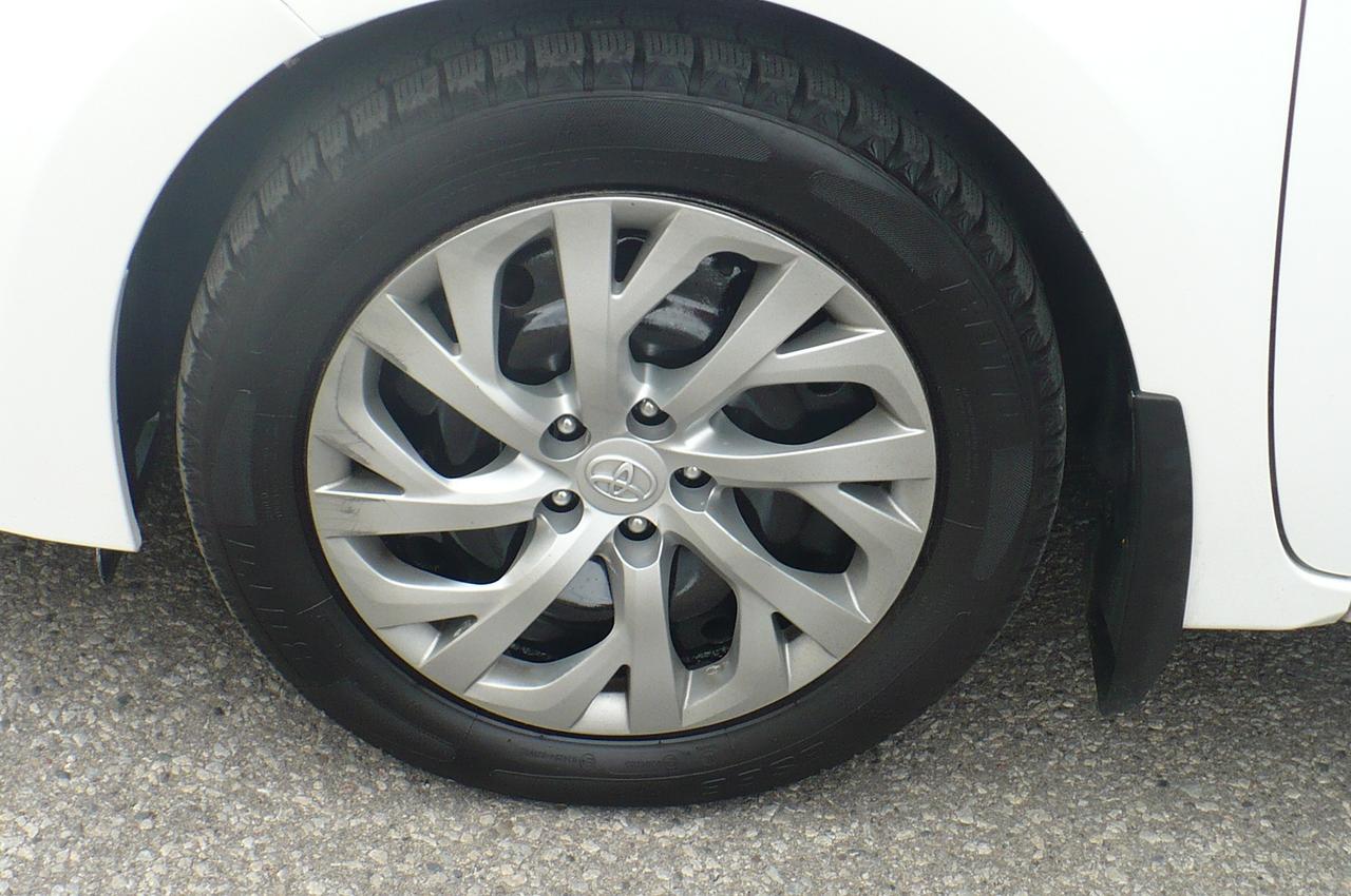 2018 Toyota Corolla LE Photo