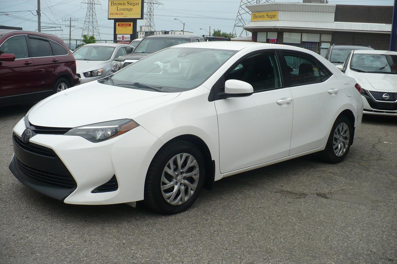 2018 Toyota Corolla LE Photo