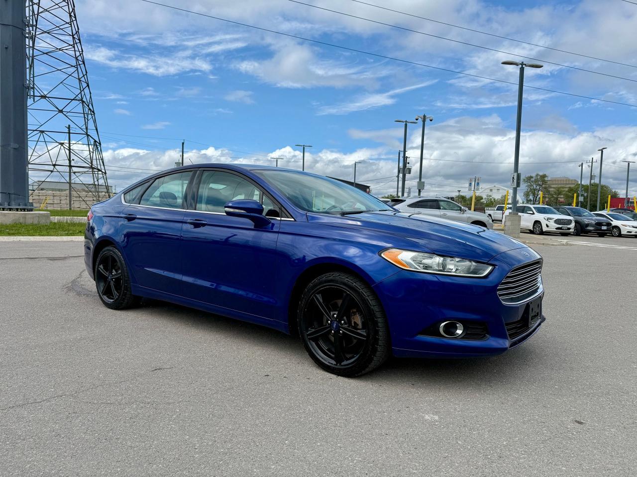 2016 Ford Fusion SE Photo2