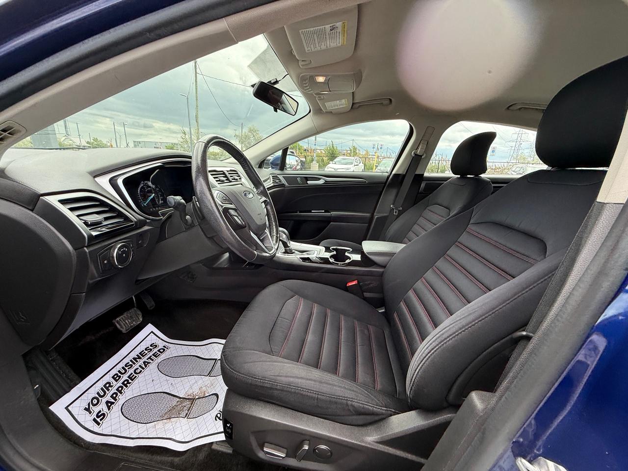 2016 Ford Fusion SE - Photo #9